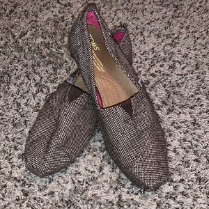 Women’s Toms classics